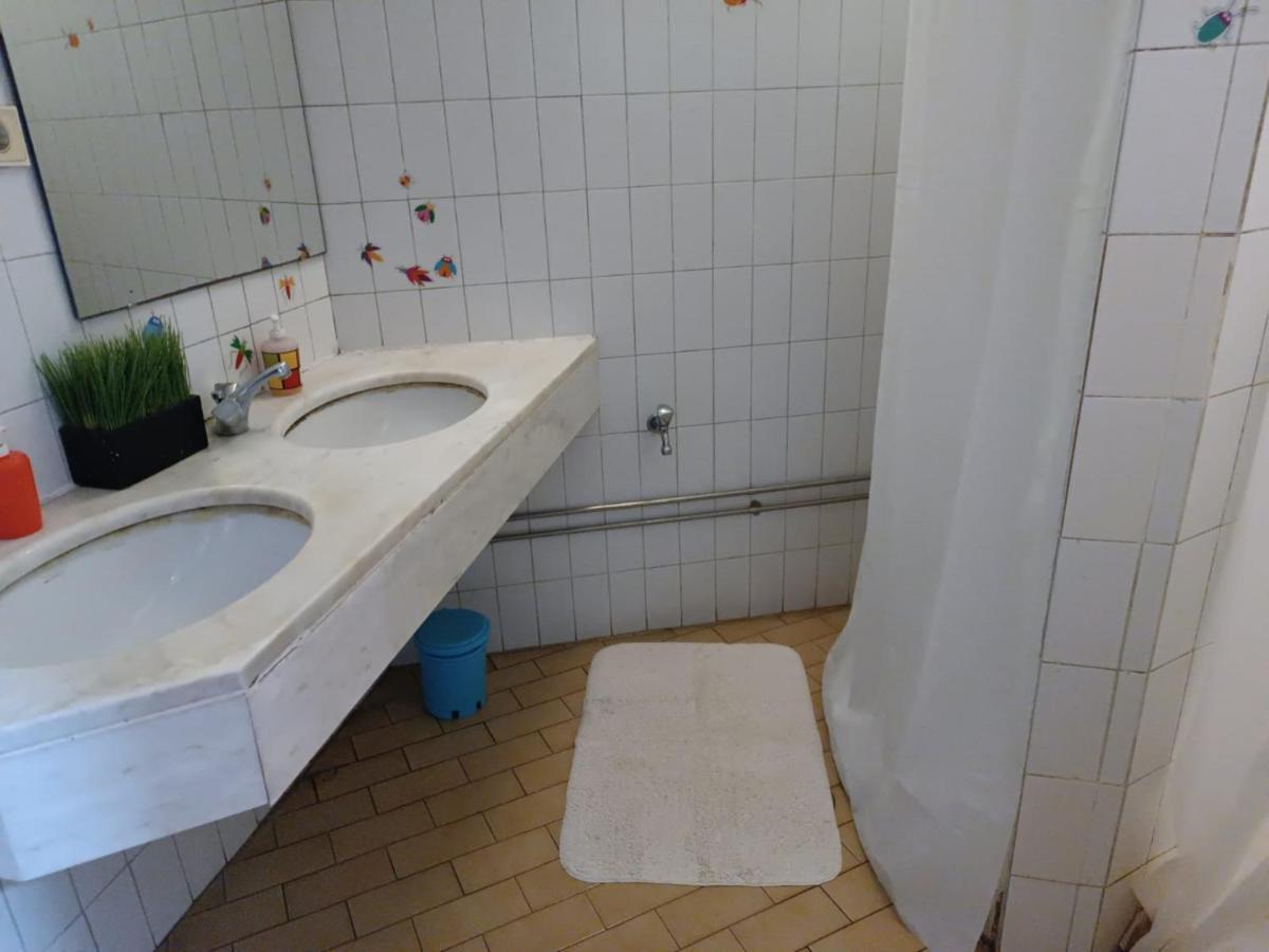 City Drops Hostel Aliados Private Room Porto Luaran gambar