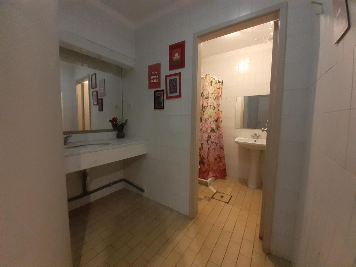 City Drops Hostel Aliados Private Room Porto Luaran gambar